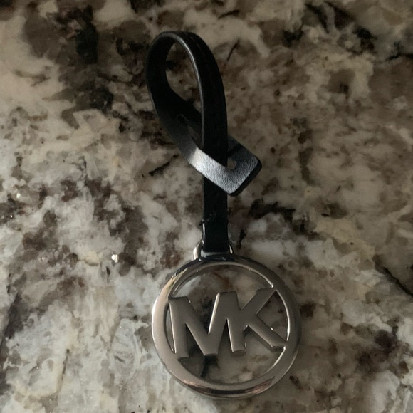 MICHAEL KORS Bag Logo Charm - Picture 1 of 6